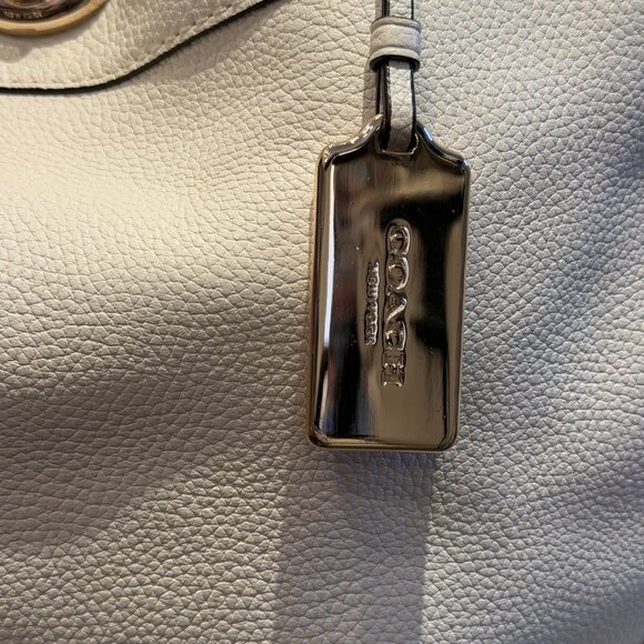 Pristine COACH White Ivory Pebbled Leather Turnlock Edie Handbag - Picture 3 of 16